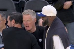 亦敌亦友！詹姆斯与雷迪克赛后和科尔拥抱寒暄