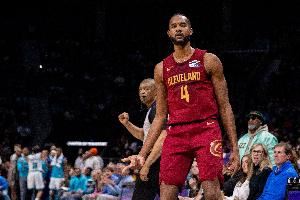 小试牛刀！小莫布里出战18分钟 10中5&三分4中2拿到12分6板2助