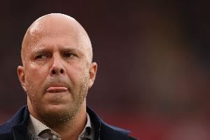 水晶宫球迷歌唱嘲讽红军主帅斯洛特：你将在明早就被解雇了